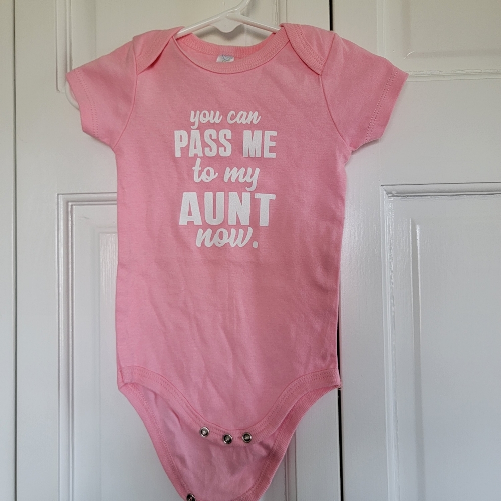 Pass me to my aunt pink onsie 6month